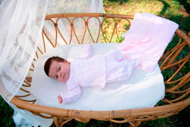 Mantitas de bebé para entretiempo: un must que no puede faltar en su maleta