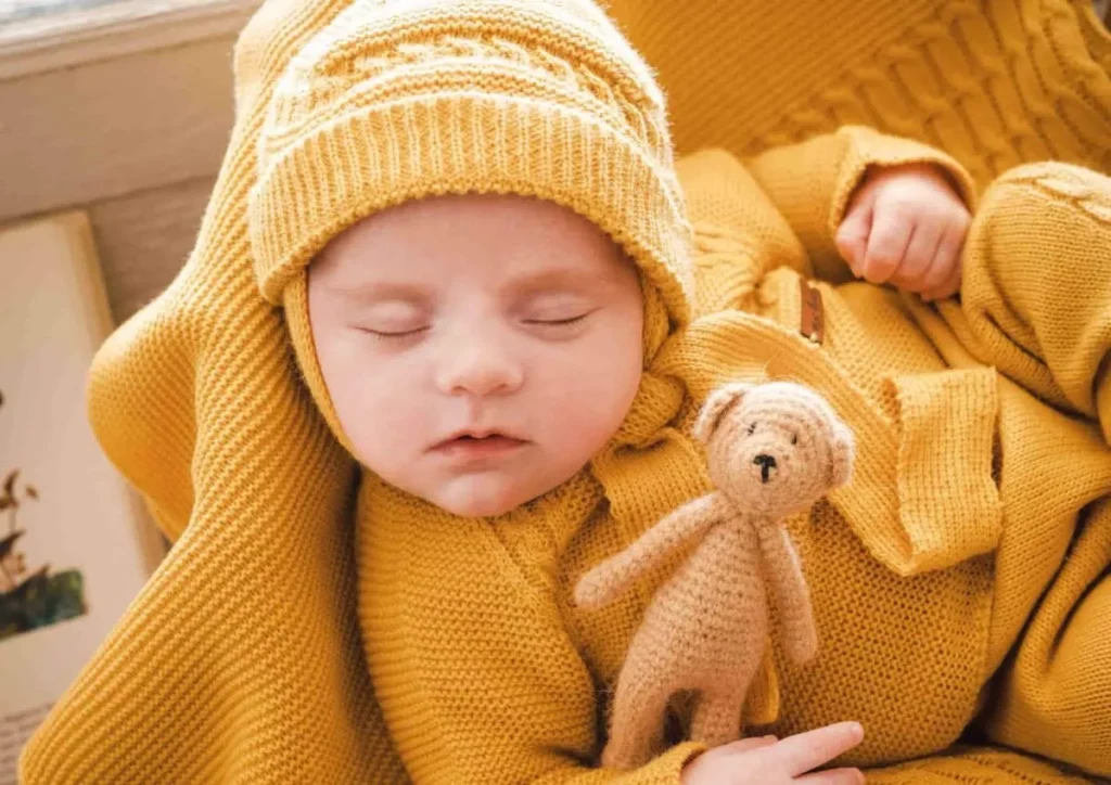 El bebé y la mascota que nacieron el mismo día