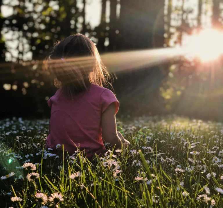 Desafíos y propósitos para el 2024 en moda infantil sostenible.