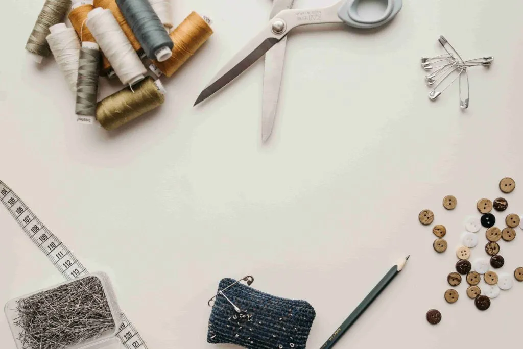 10 Formas creativas y sostenibles de reciclar la ropa de los bebés