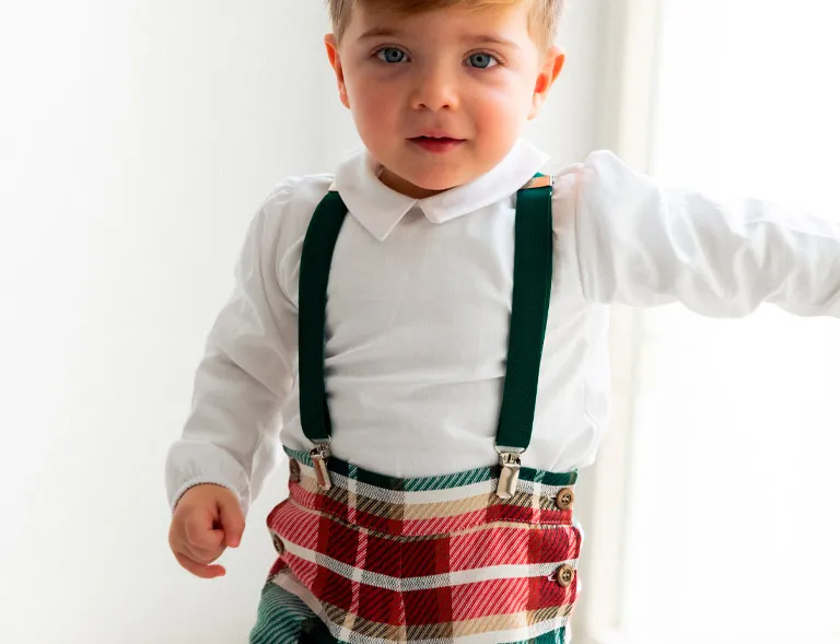 traje-con-tirantes-oi-25-26